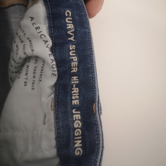 American eagle ripped curvy high rise jegging. Size 20 regular - Picture 3 of 5